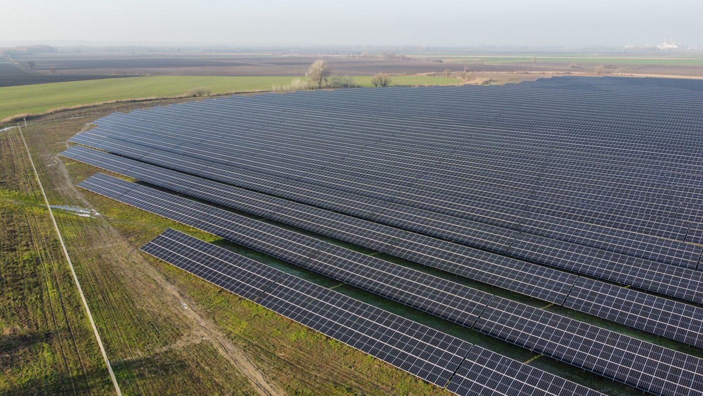 Parc photovoltaïque en zone isolée
