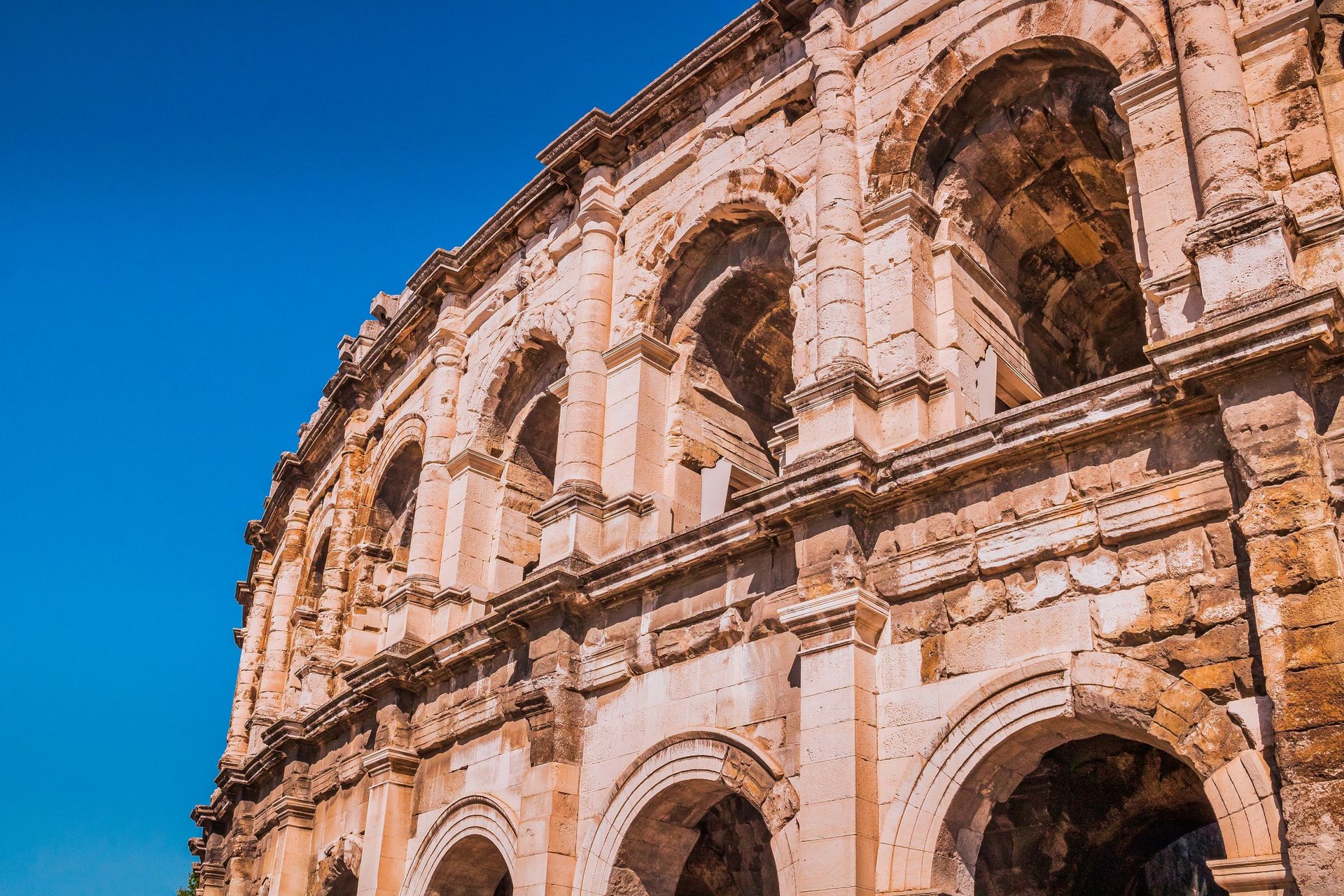 Vue de Nîmes, arènes romaines