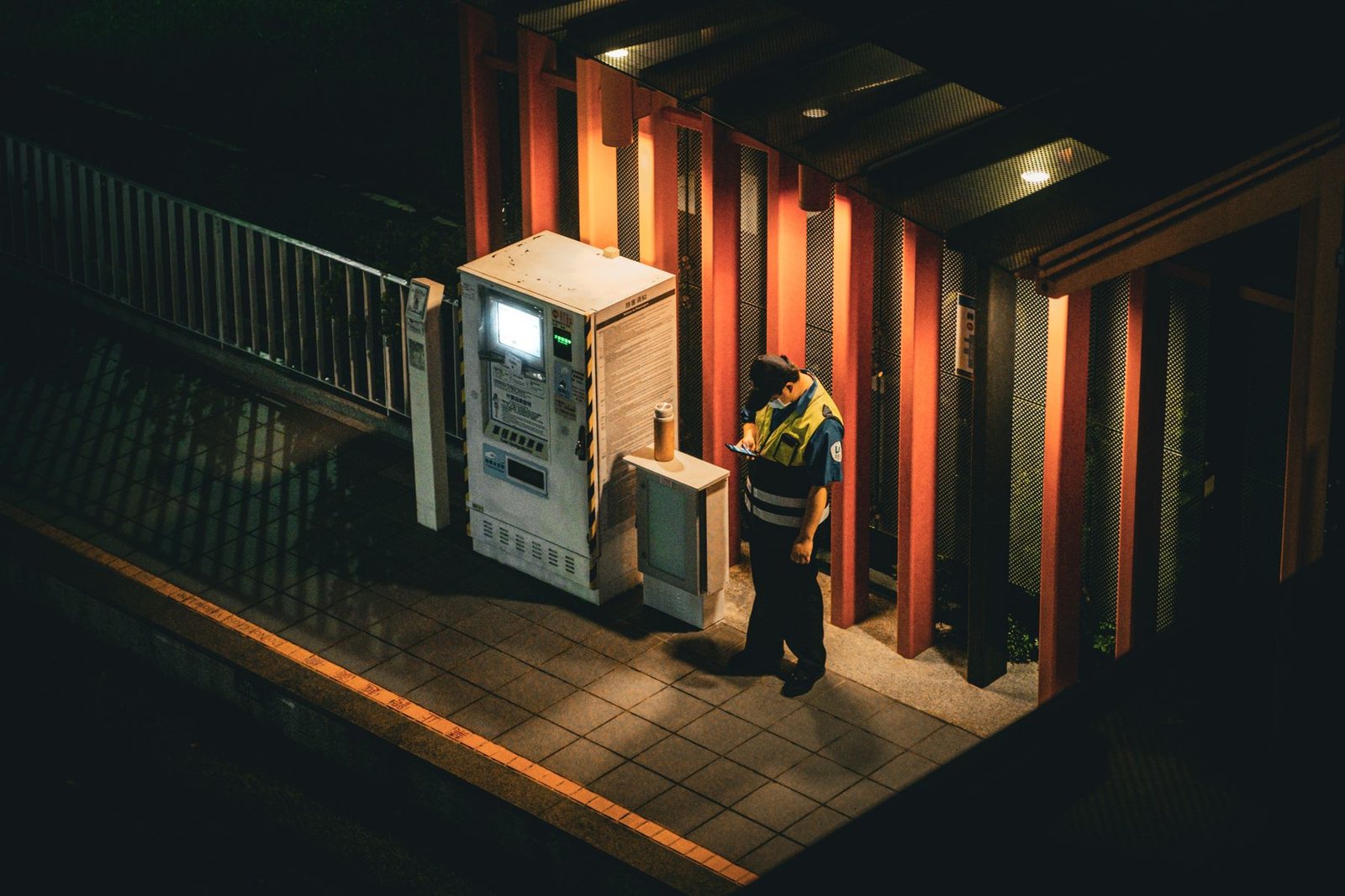 Gardien de chantier&nbsp;: rôle, coût et limites